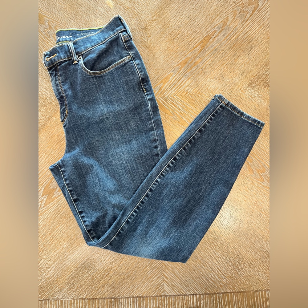 Eddie Bauer Skinny Blue Denim Pants Size 12 waist 34” Inseam 26” High Rise